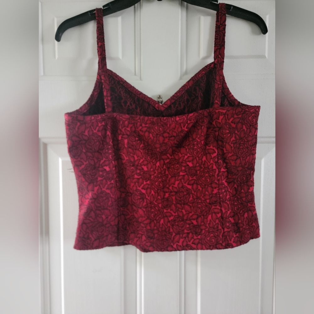 Elegant Red Floral Women's Top And Skirt - Picture 2 of 8